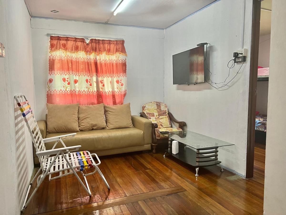 Mak Homestay Upstairs With 5 Bedrooms Kampong Kundassan 외부 사진